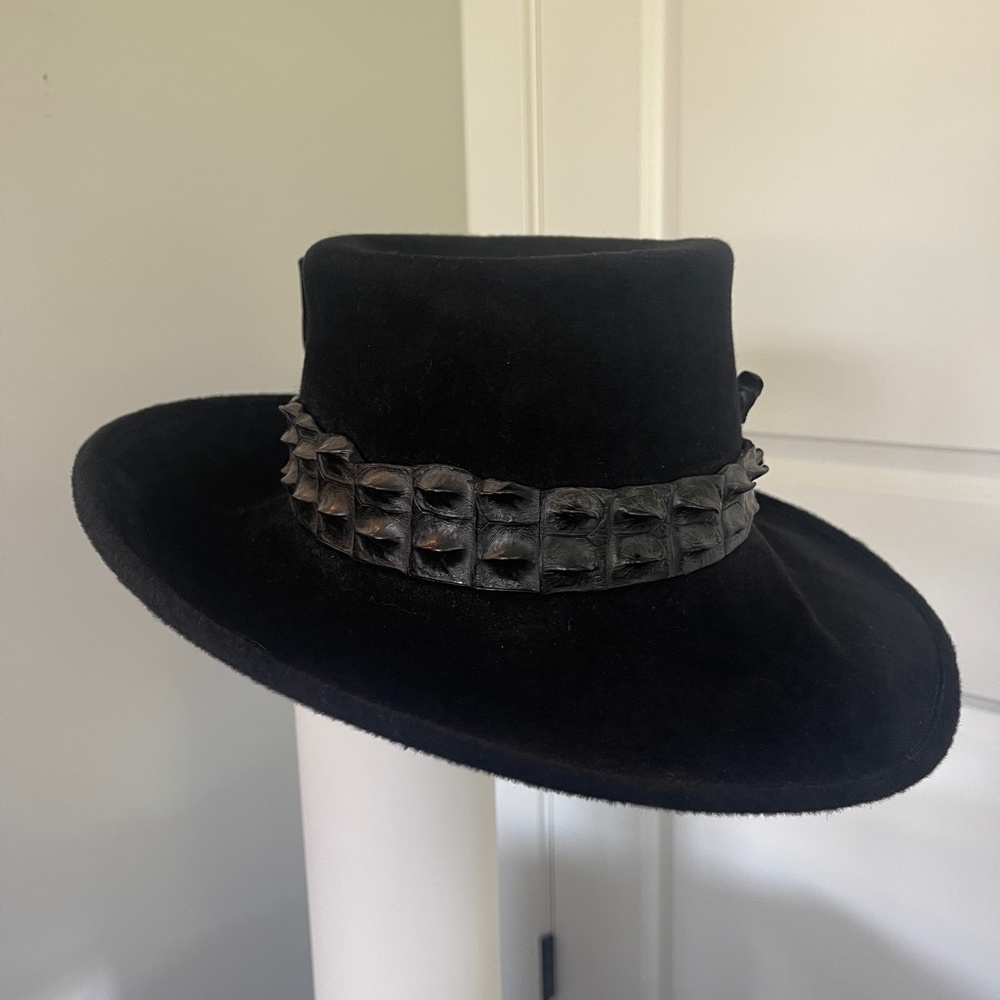 Stunning Philip Treacy Felt Crocodile Hat